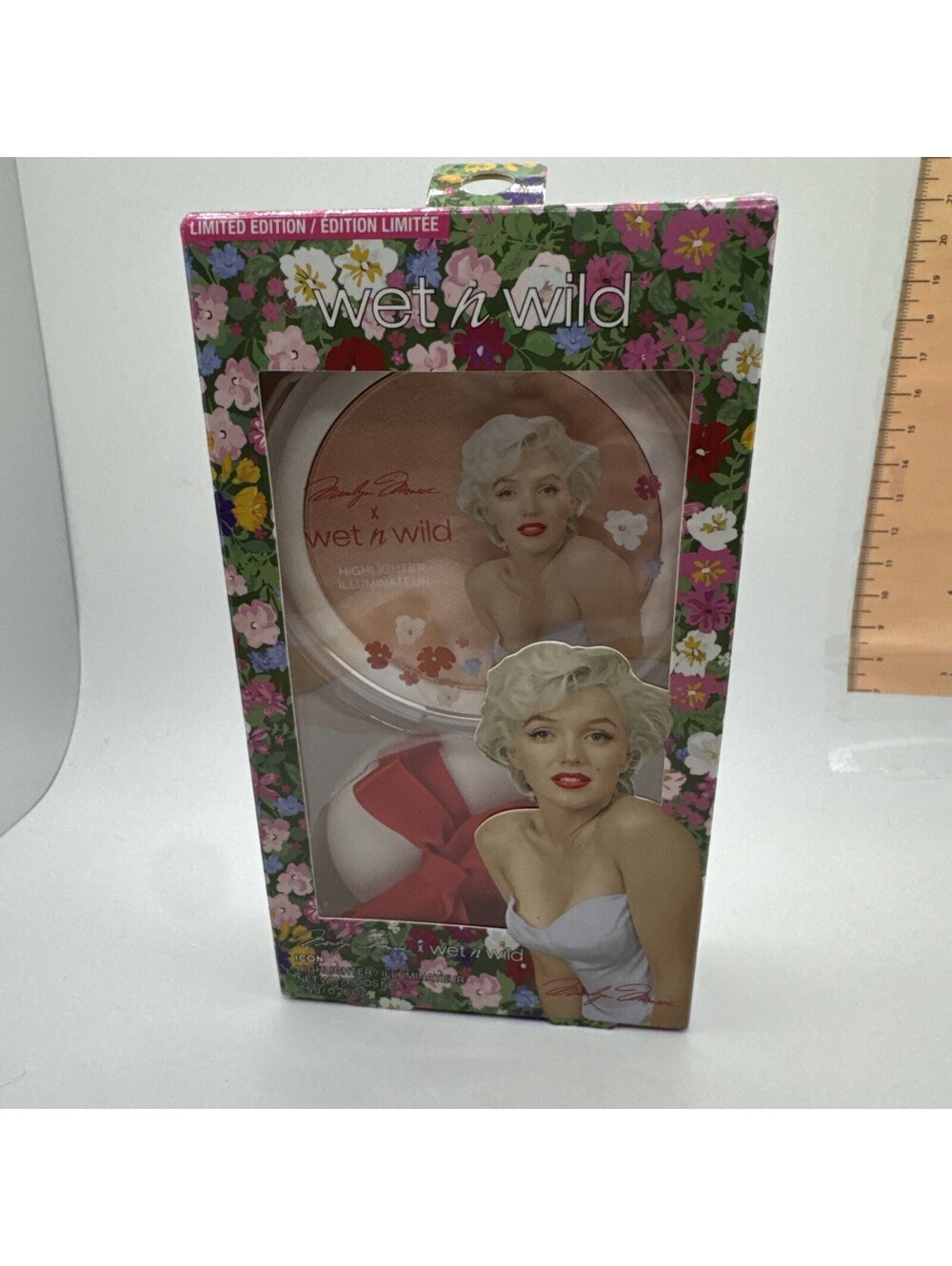 Wet n Wild Highlighter Set- LIMITED EDITION MARILYN MONROE ICON #116229 Peachy